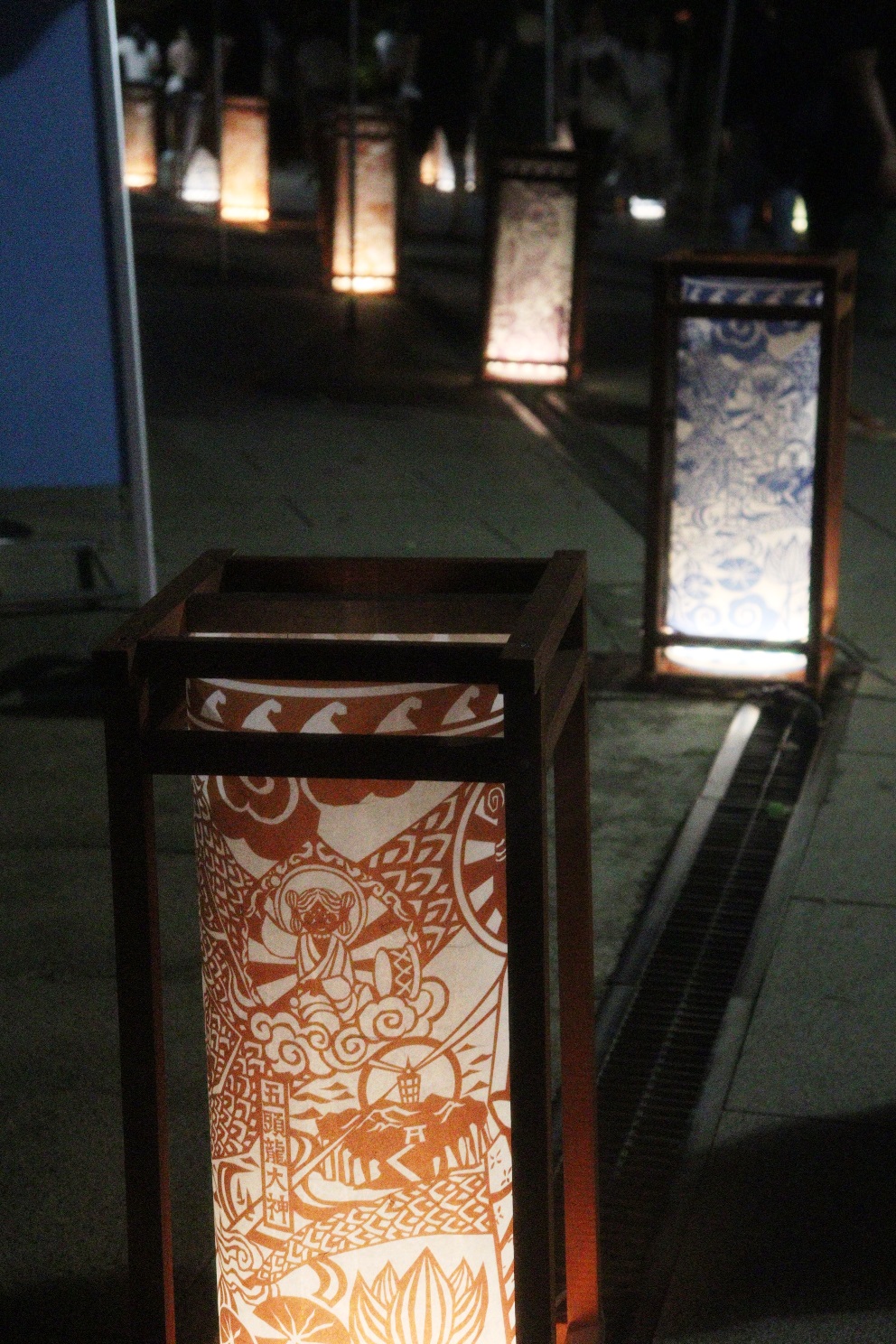 江の島 辺津宮から奉安殿へ 江の島灯篭2024