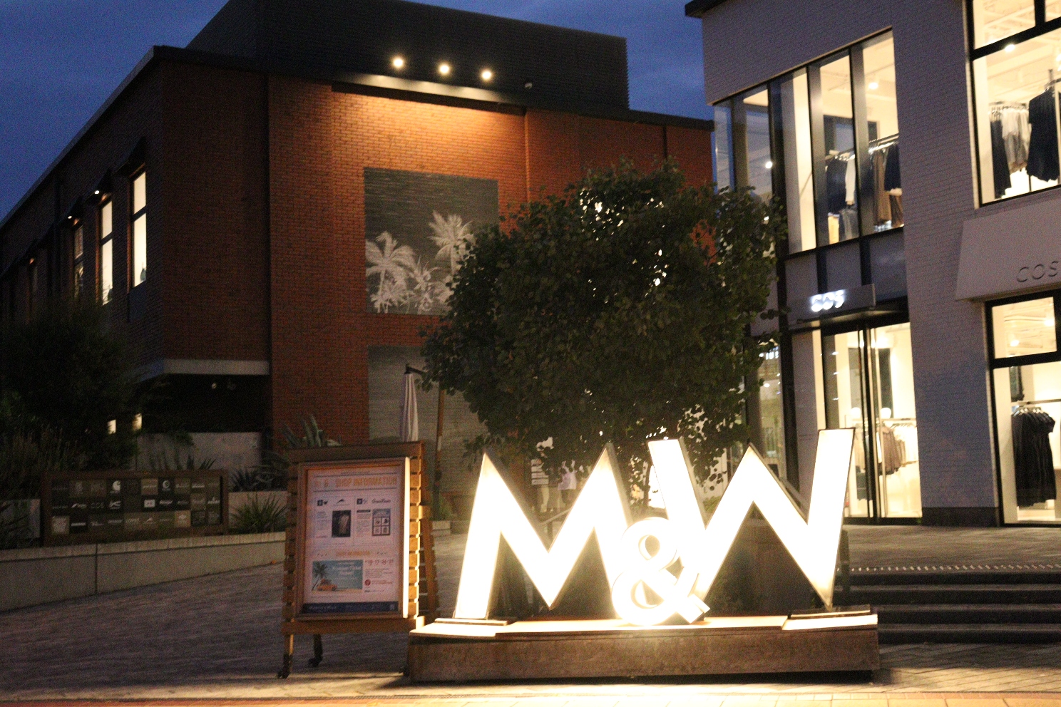 みなとみらい21 マリン＆ウォーク横浜 エントランス