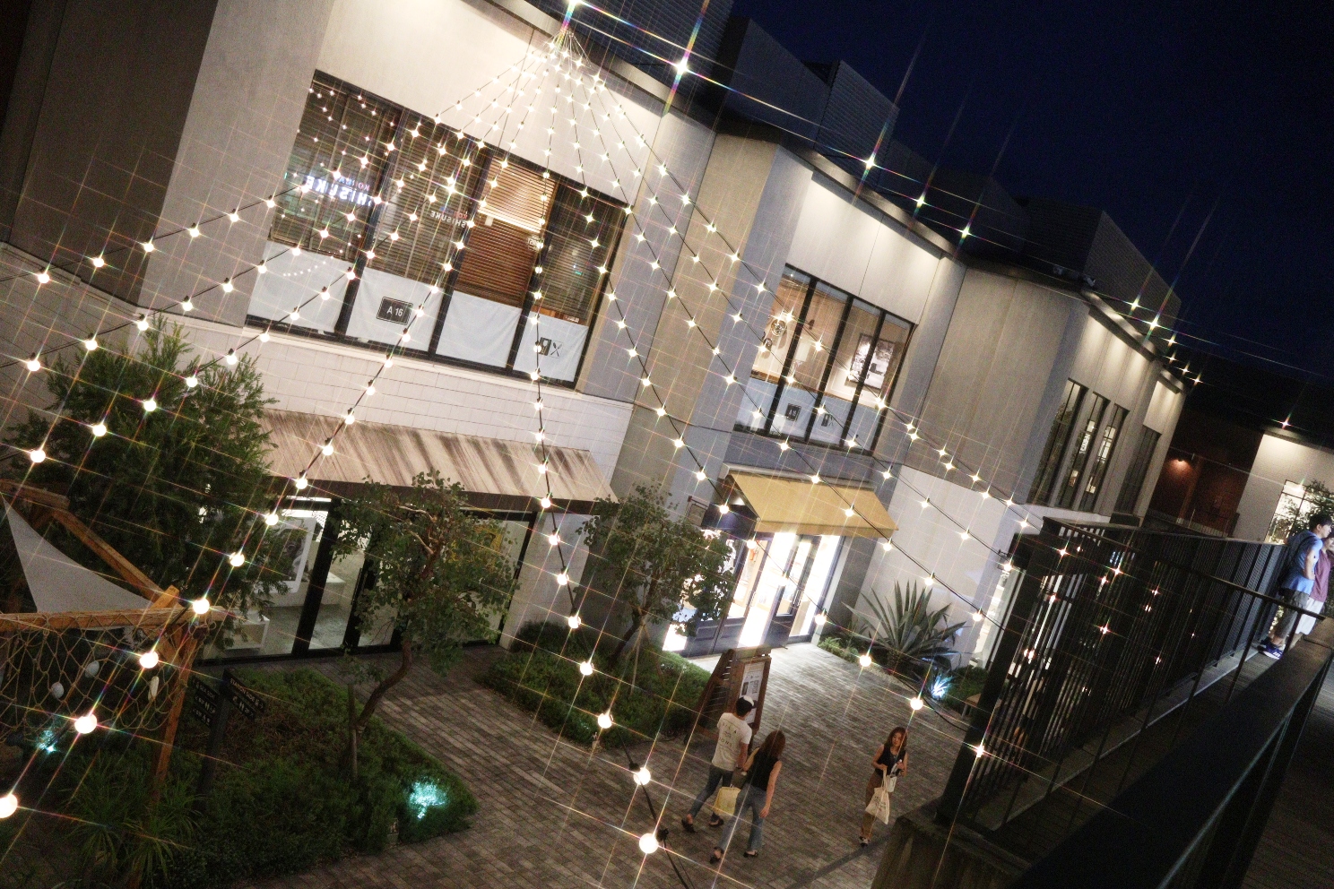 みなとみらい21 マリン＆ウォーク横浜 中央ストリート