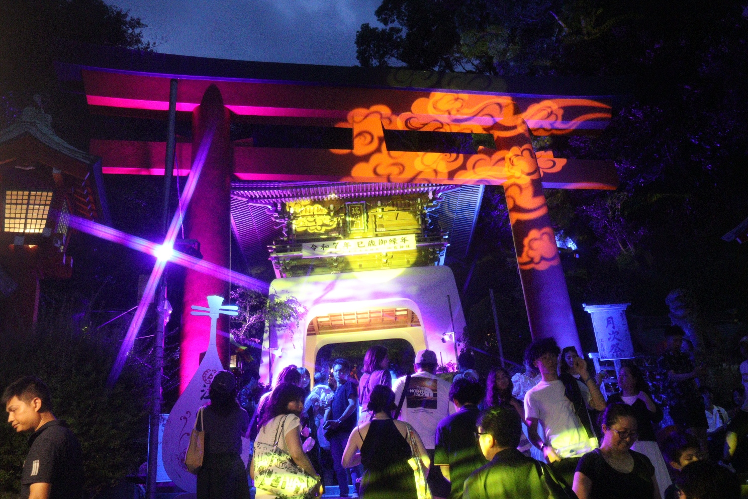 江の島 大鳥居 江の島灯篭2025